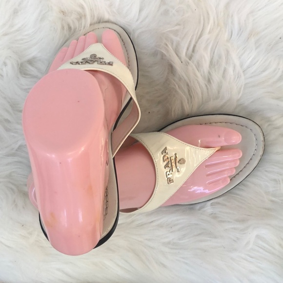 Prada Ivory Patent Leather Triangle Logo Thong Slides Size 7.5 - Picture 5 of 8
